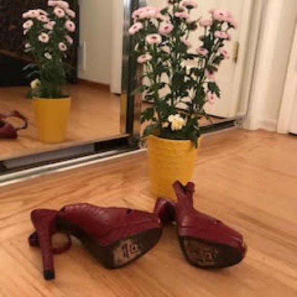 Stuart Weitzman platform heels with ankle straps - Picture 3 of 10